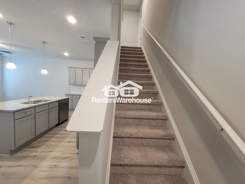 Building Photo - 11677 Mendenhall Ct