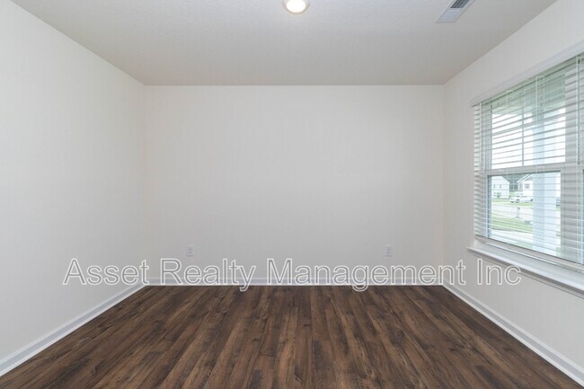 Building Photo - 2076 Southwood Cir