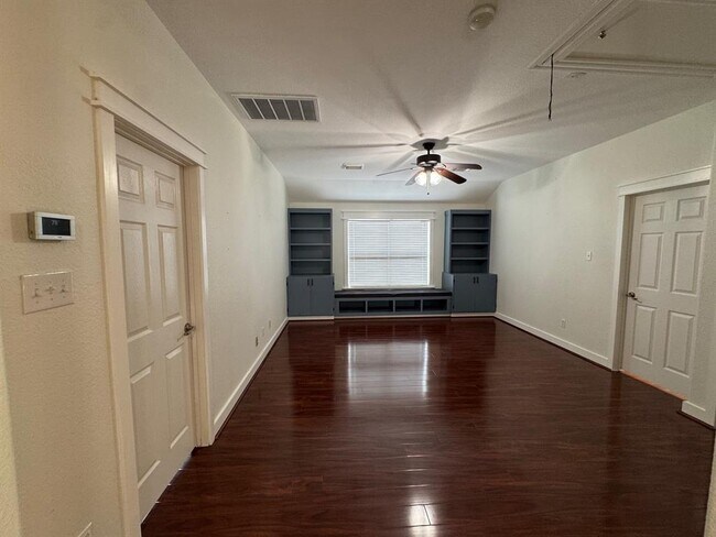 Building Photo - 24423 Hampton Lakes Dr