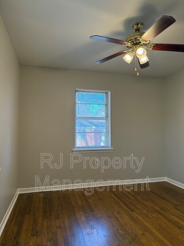 Building Photo - 3008 Sienna Rd