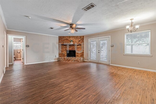 Building Photo - Beautifully Updated 3/2/2 in Bedford Ready...