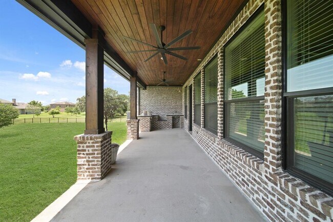 Building Photo - 8519 Lofty Pnes