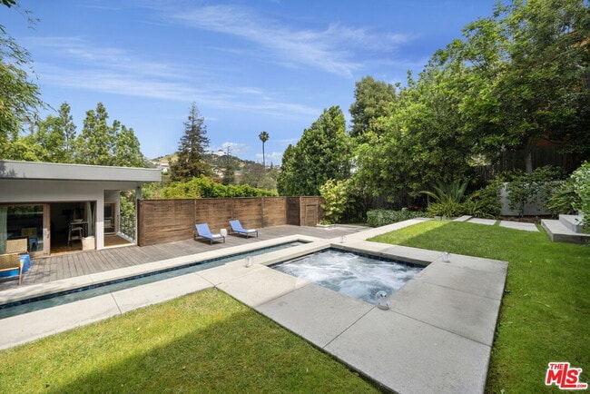 Building Photo - 2035 De Mille Dr