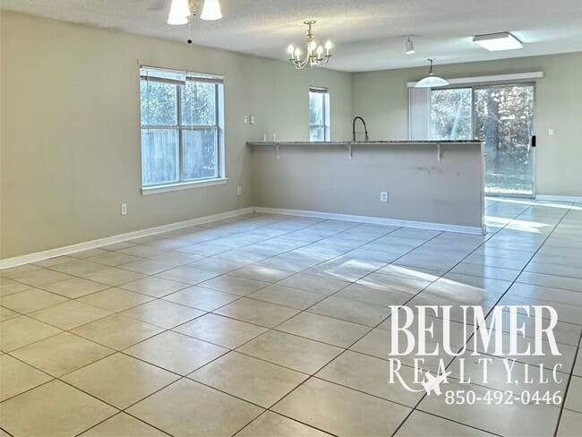 Building Photo - Charming Home with Spacious Backyard and M...