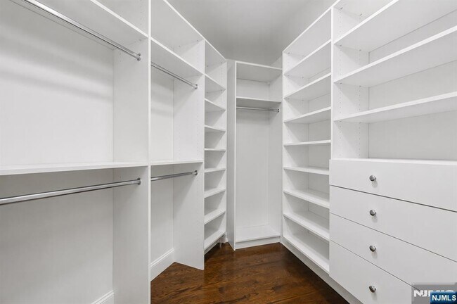 Building Photo - 122 Helen Ct