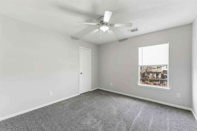 Building Photo - 3310 Bremerton Falls Dr