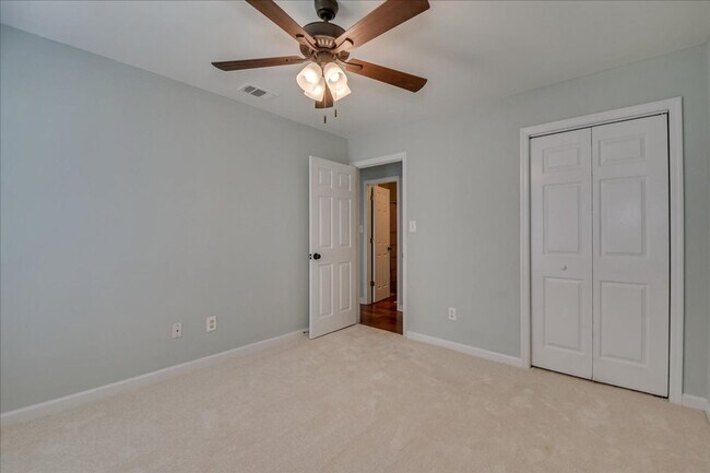Building Photo - 1316 Maple Leaf Ct