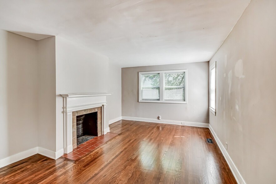Building Photo - 715 85th St S