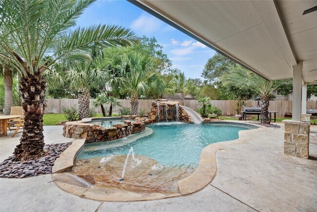 Building Photo - 903 Sugarfield Ct