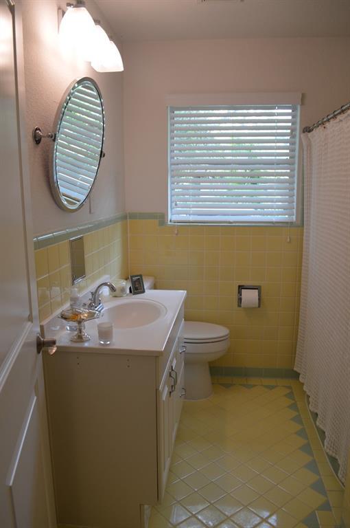 Building Photo - 1744 Pine Village Dr