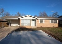 Building Photo - AVAILABLE NOW! 3 Bed 2 Bath Home Near UT T...