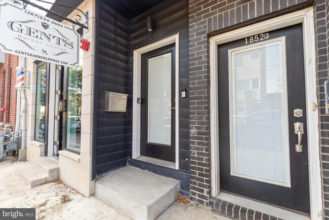 Building Photo - 1850 Frankford Ave