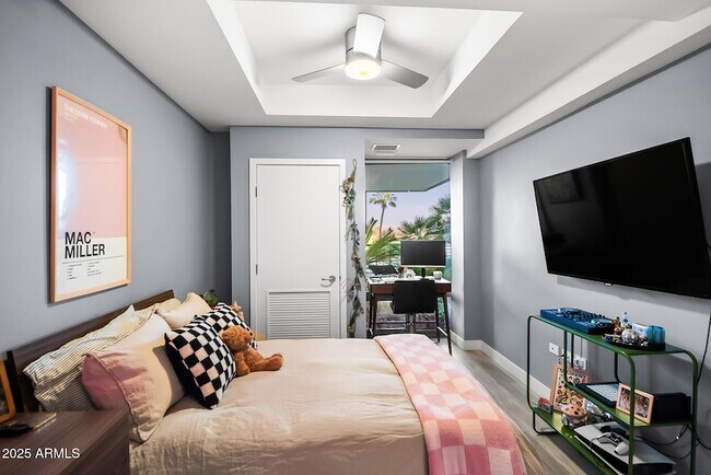 Building Photo - 7167 E Rancho Vista Dr