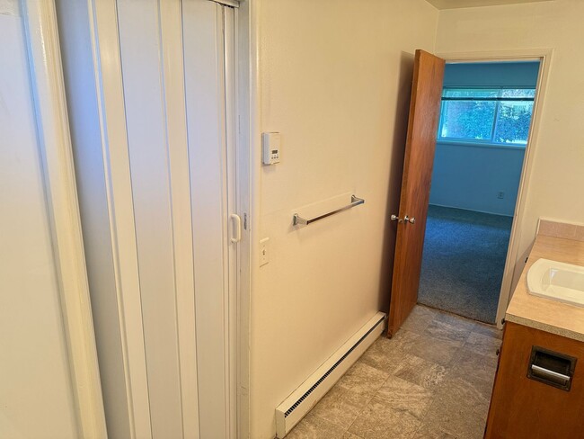 Building Photo - 1-bdroom, 1-bathroom duplex near Marie Jacob's Park!