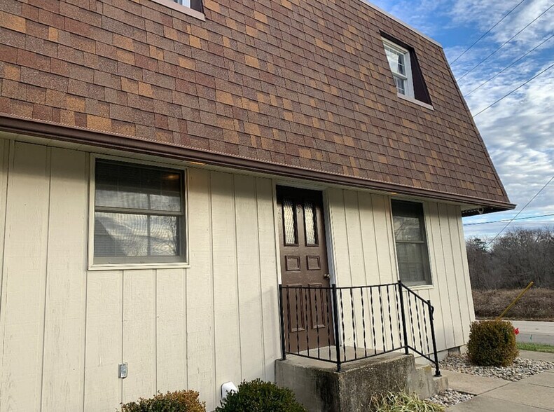 Building Photo - 617 4th St