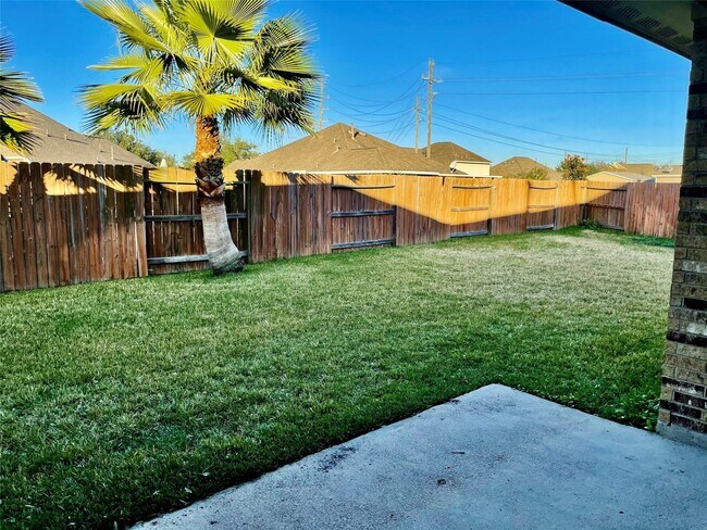 Building Photo - 17810 Serene Shore Dr