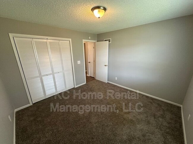 Building Photo - 433 Lee Dr