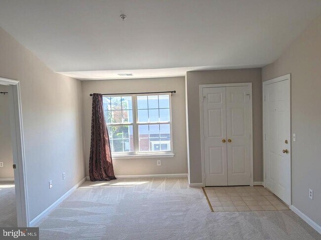 Building Photo - 673 Constellation Square SE