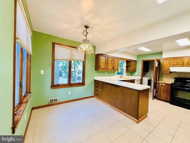 Building Photo - 907 Heron Dr