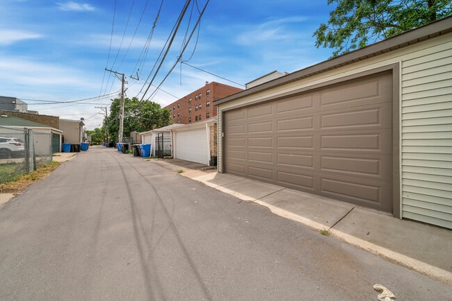Building Photo - 1137 N Francisco Ave