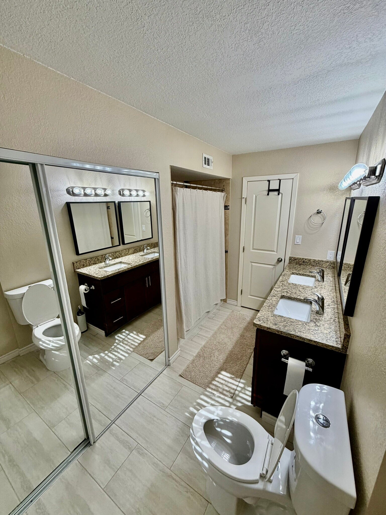 Master Bathroom - 6824 Fryer St