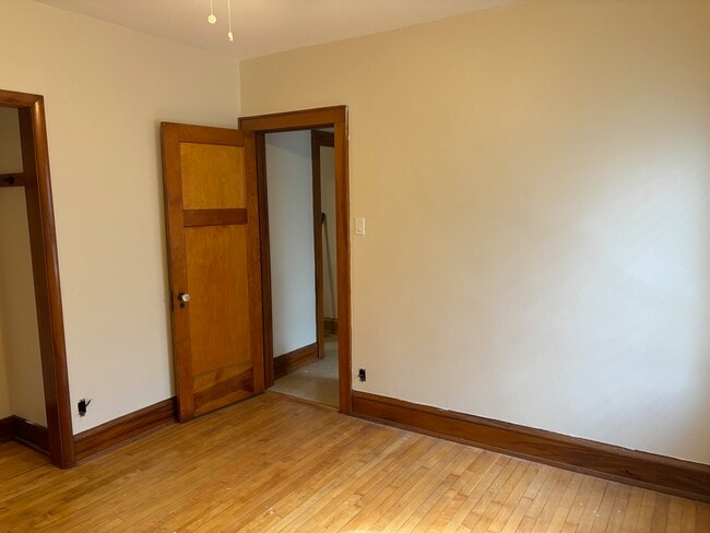 Building Photo - 5412 W Vine St