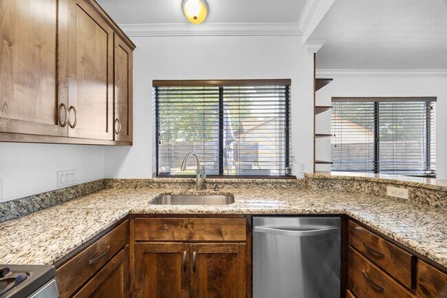 Building Photo - 12800 Meehan Dr
