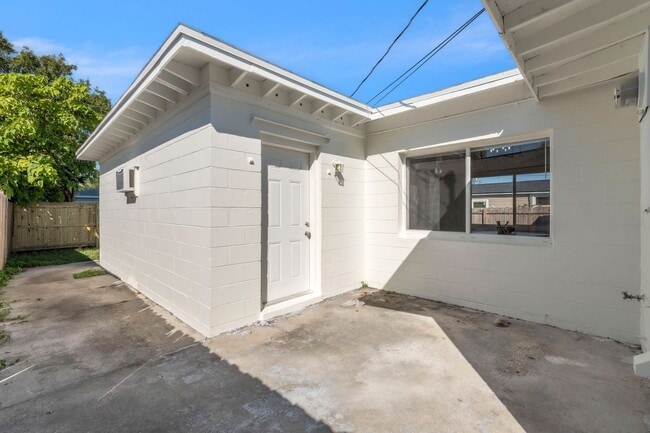 Building Photo - Available NOW