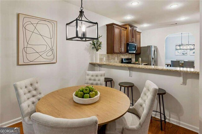 Building Photo - 313 Hidden Creek Ln