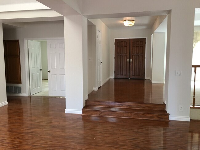 Building Photo - 3317 Vista Rocosa
