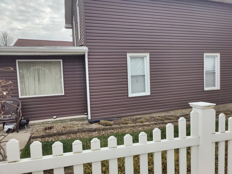 Building Photo - 1402 S State St