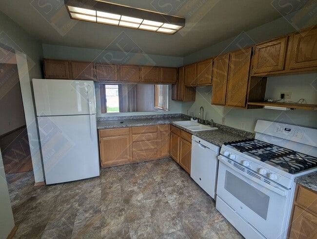 Building Photo - Coming Soon! Call our office for more information today!