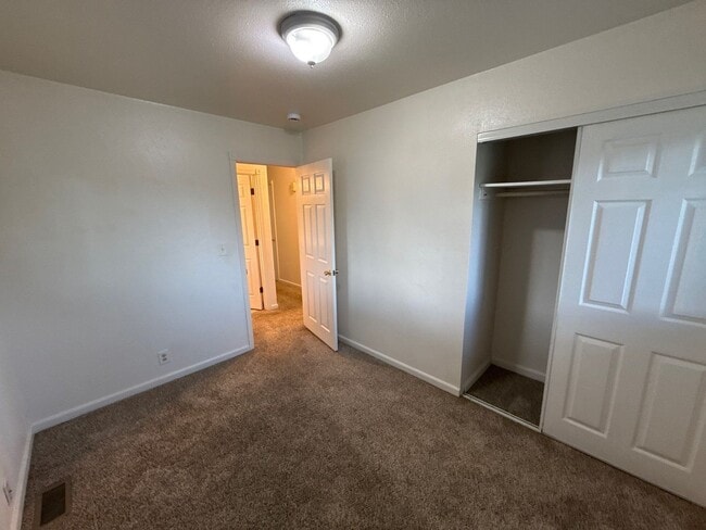 Building Photo - 1215 NW 11th St