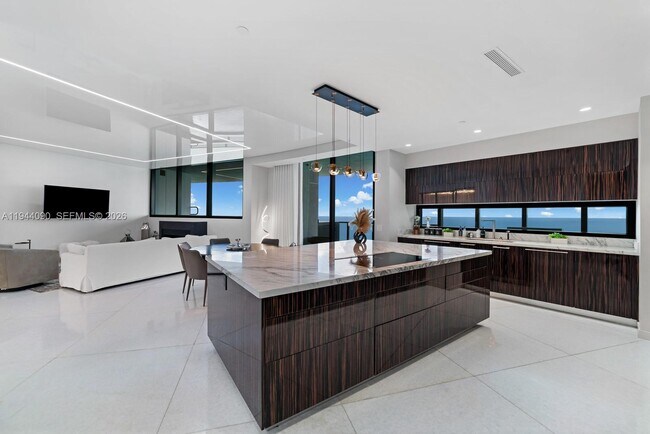 Building Photo - 18555 Collins Ave