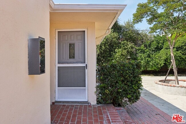 Building Photo - 6727 Orion Ave