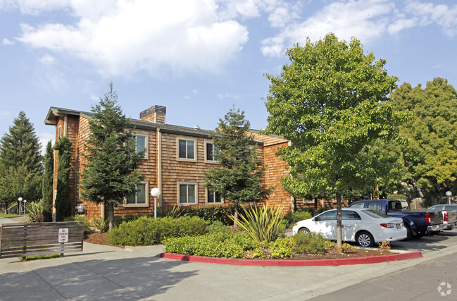 Primary Photo - Meadowrock Apartments