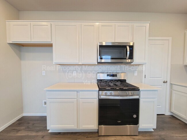 Building Photo - 7752 Ranchland Ln