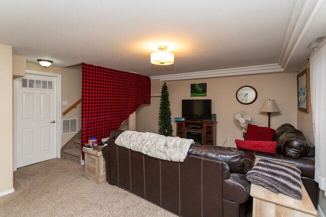 Building Photo - Single Family Rancher in Garden Ranch