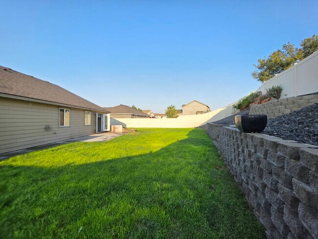 Building Photo - 6009 Pimlico Dr