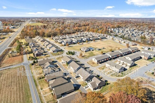 Building Photo - 172 Dundee Dr