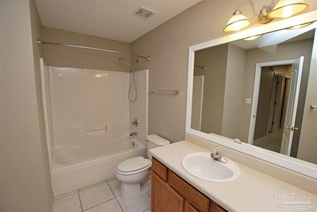 Building Photo - 1015 Glades Ln