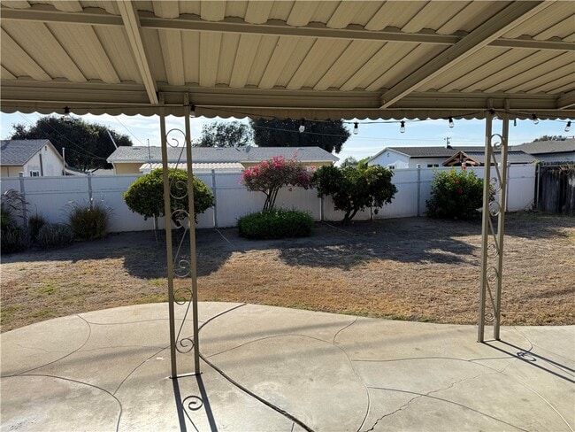 Building Photo - 309 N Russell Ave