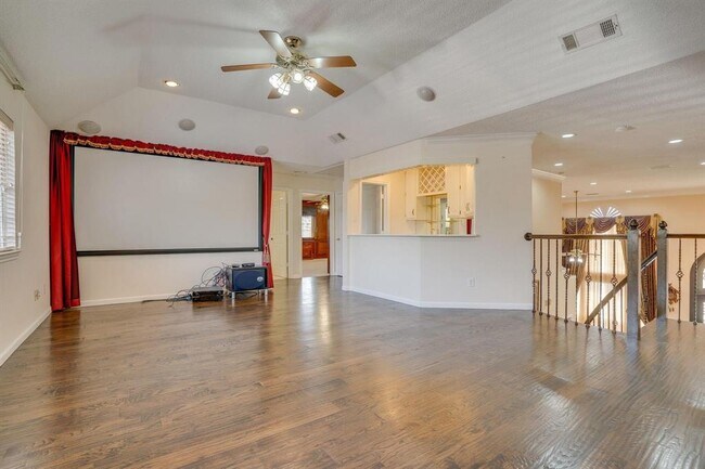 Building Photo - 2613 Brookside Dr