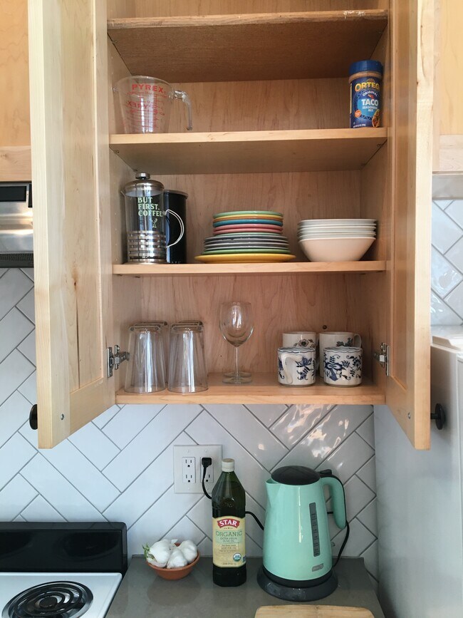 kitchen ammenities - 1824 NE 169th St