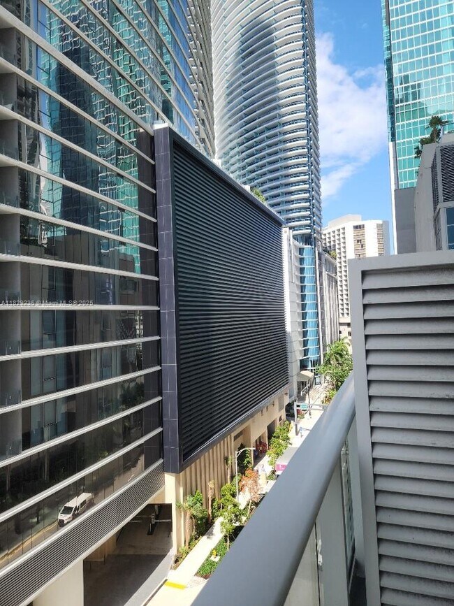Building Photo - 300 S Biscayne Blvd