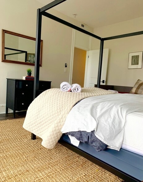 Building Photo - 1520 Tremont St