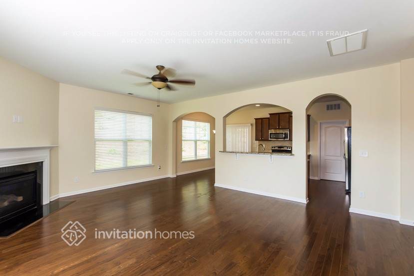 Building Photo - 6036 Thorburn Way