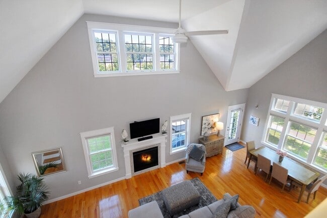 Building Photo - 19 Brigham Farm Ln