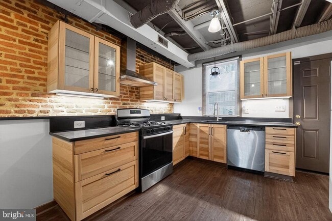 Building Photo - 1602 Latrobe St