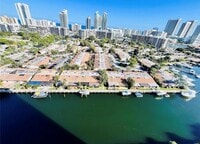 Building Photo - 2500 Parkview Dr